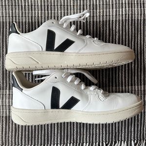 Men’s size 9 Veja tennis shoes. Brand NEW, never worn!